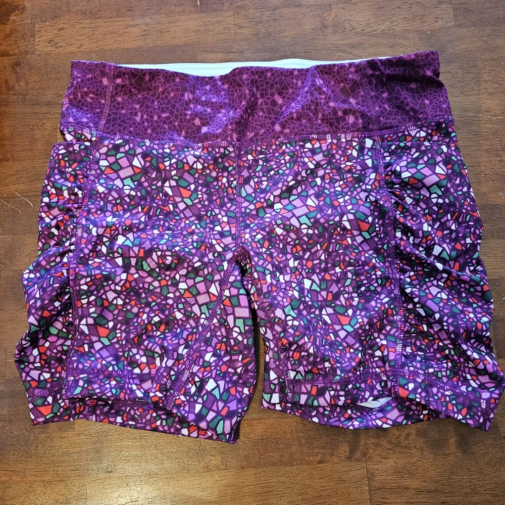 Lululemon shorts size 10